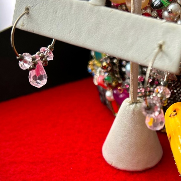 💖 5/$25 | Vintage Silver Purple Hoop Earrings - Picture 4 of 5